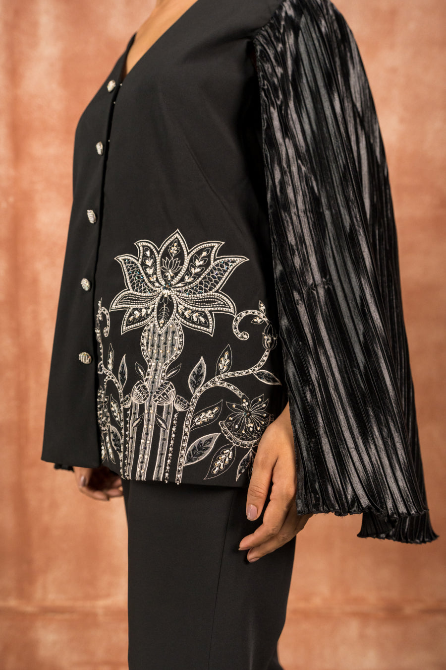 Black pleated cape sleeves jacket and pant set